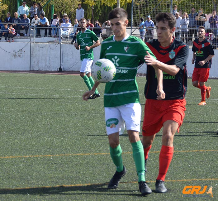El CD Huétor Vega llega de doblegar al Atarfe en otro derbi (LÁZARO)