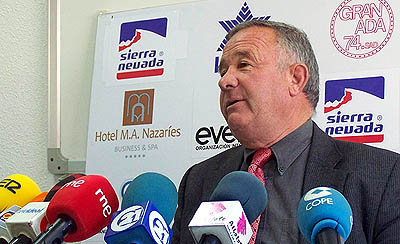 Carlos Marsá, presidente del Granada 74, en una rueda de prensa