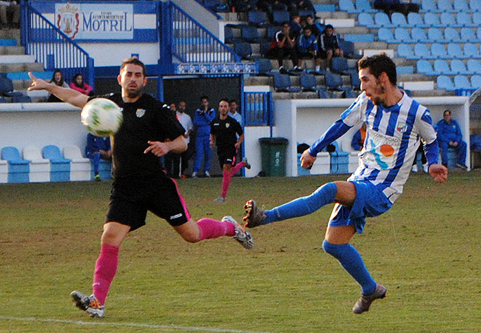 El media punta Pedro Amate (CF Motril) volvió a la titularidad (MUCHO DEPORTE)