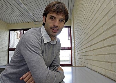 Morientes, cerca del Granada CF (DEFENSACENTRAL.COM)