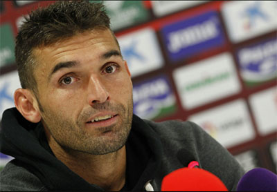 Barral en una comparecencia de prensa (GRANADA CF)