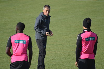 Alcaraz da intrucciones a Boga y Pereira 