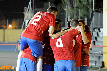 Los jugadores del equipo cullero celebran un gol en casa (BALDOMERO)