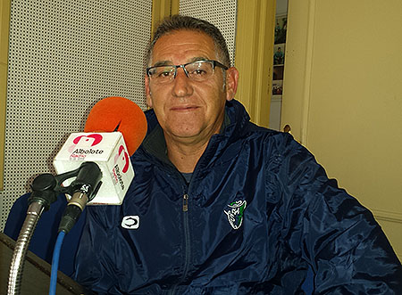José Pío Segovia en los estudios de Radio Albolote (GRJ)