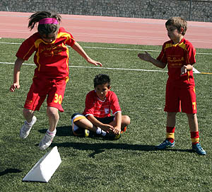 Los pequeños practicaron deporte en forma de juego