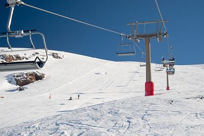 La nieve se sigue acumulando en las pistas