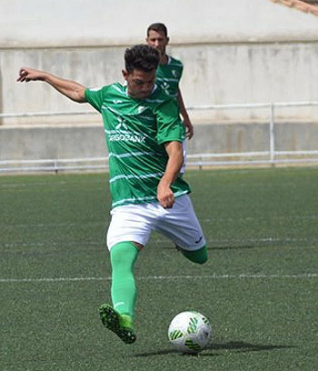 Manu Muñoz, jugador del CD Huétor Vega (GRJ)