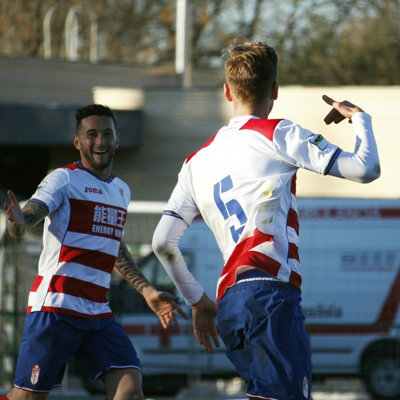 Pawel celebra su gol en el último encuentro como local del Granada (GRANADA CF)