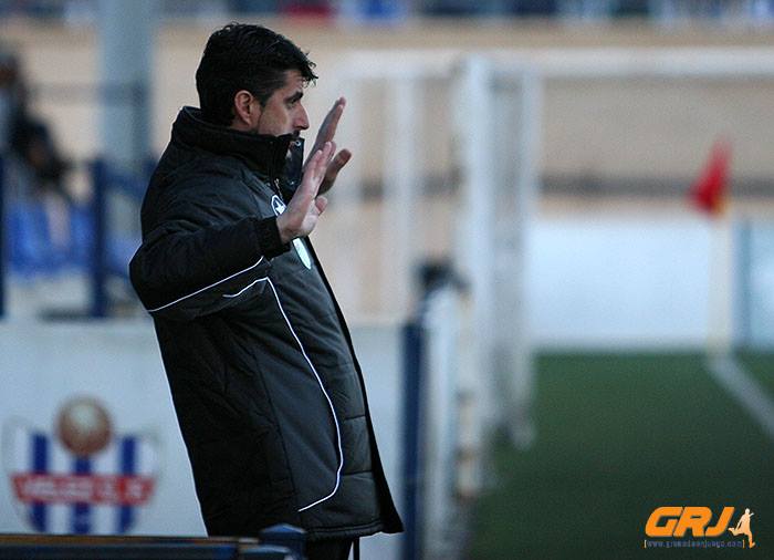 Rafita dirigió su último partido ante el Vélez CF (JESÚS HURTADO)