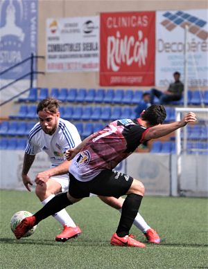El equipo lojeño no pierde la fe (J. HURTADO)