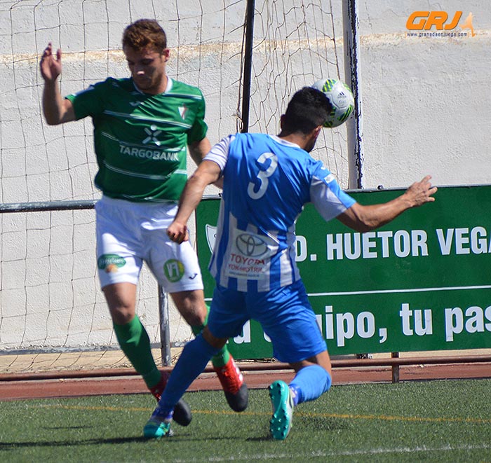 El Huétor Vega no pudo frenar al Motril (LÁZARO)