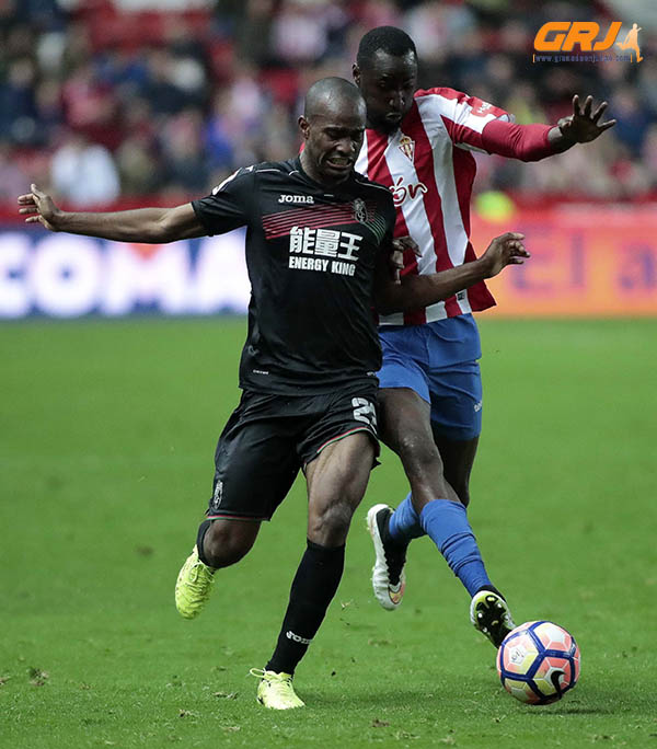 Foulquier en una jugada ante el Sporting (LOF)