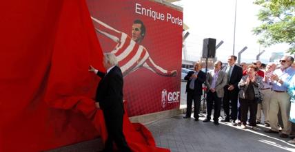 Enrique Porta cuenta con una puerta en el estadio de Los Cármenes