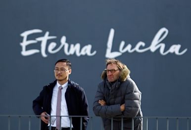 Tony Adams quiere dar un giro a la política de fichajes 