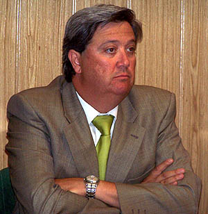 Augusto Delgado deja la presidencia del Arenas de Armilla Augusto Delgado deja la presidencia del Arenas de Armilla