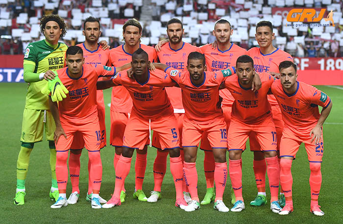 Once inicial del Granada CF que saltó al césped del Sánchez Pizjuán (LOF)