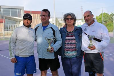 Entrega de trofeos del torneo 