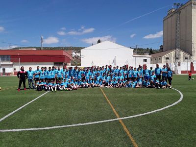 Foto de familia de los equipos participantes 