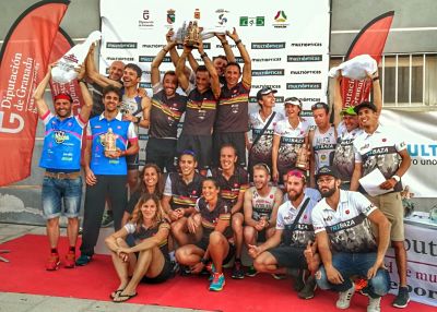 Los participantes celebran sus triunfos 