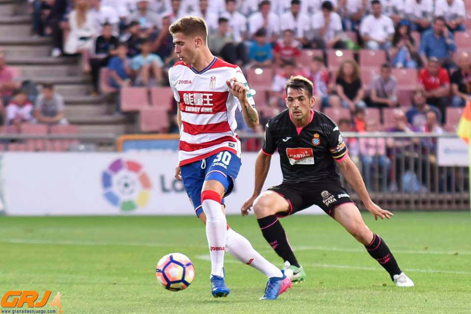 Entrena debutó como titular con el primer equipo rojiblanco (JOSÉ M. BALDOMERO)