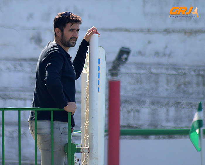 Francis Luque durante un encuentro como entrenador del Purullena CF (GRJ)