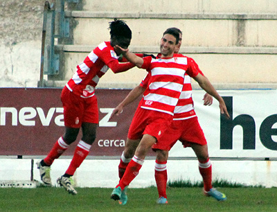 Puertas celebra un tanto en su etapa en el filial nazarí 