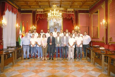 El equipo ha visitado el ayuntamiento 