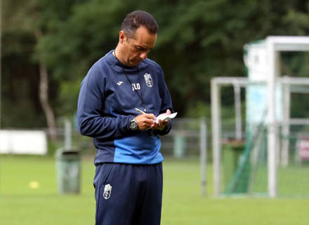 José Luis Oltra en un entrenamiento en tierras holandesas (GCF)