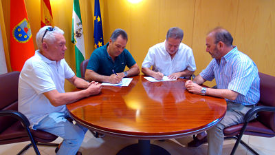 Firma del convenio entre ambas partes 