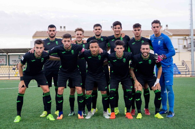 La plantilla del filial, en un partido de pretemporada (GRANADA CF)