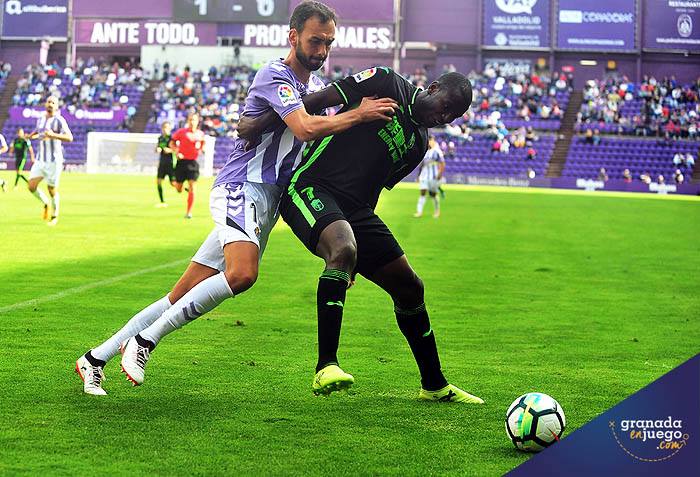 Ramos, durante una acción del partido en Valladolid. (LOF)