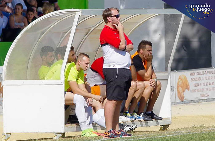 Luis del Moral, entrenador del Guadix CF (VICENTE CARVAJAL)