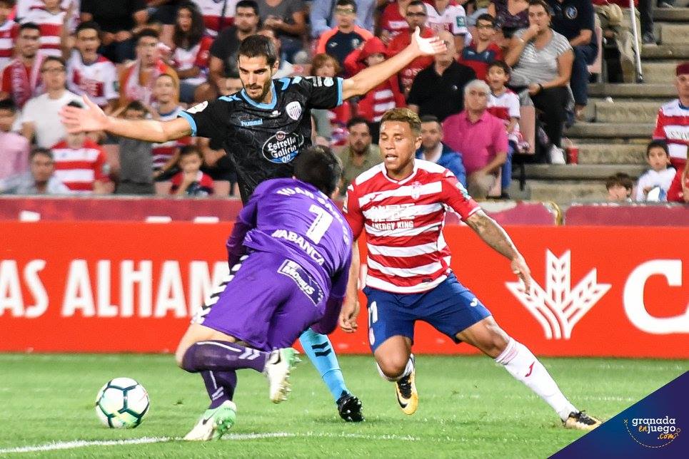 Machís, en acción ante el Lugo (J. M. BALDOMERO)