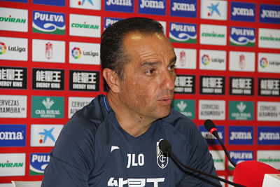 Oltra en la rueda de prensa previa al partido ante Real Oviedo (GRJ)