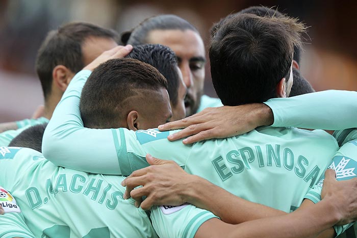 Los jugadores del Granada CF celebran un tanto ante el CD Numancia (LOF)