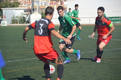 El Huétor se llevó los tres puntos (LÁZARO)