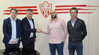 Alcaraz, en su presentación como técnico del Almería 