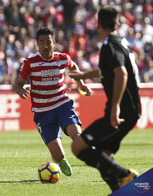 Pedro, en una acción del último encuentro ante el Sevilla Atlético (LOF)