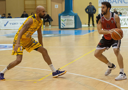 El Coviran consiguió un importante triunfo en Cambados