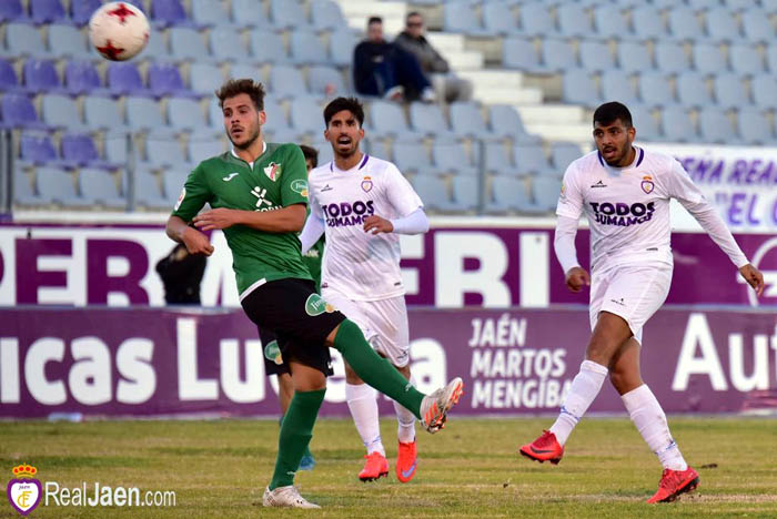 El Huetor Vega dio buena imagen ante el Real Jaén (REALJAEN.COM)