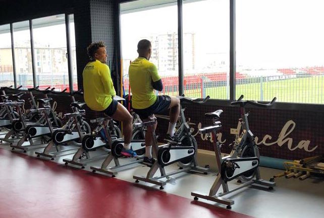 Kunde y Machís en el gimnasio de la Ciudad Deportiva (GRANADA CF)