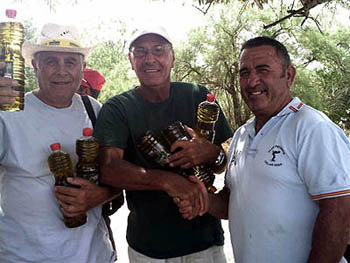 Aceite y jamones para los ganadores del torneo cullero (GRJ)