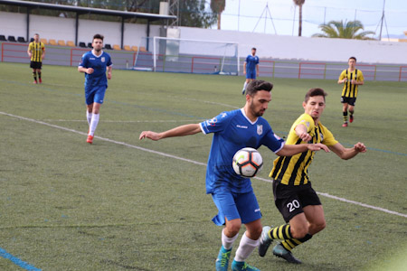 El Atlético Monachil no ha podido puntuar en Berja (MANU LÓPEZ)