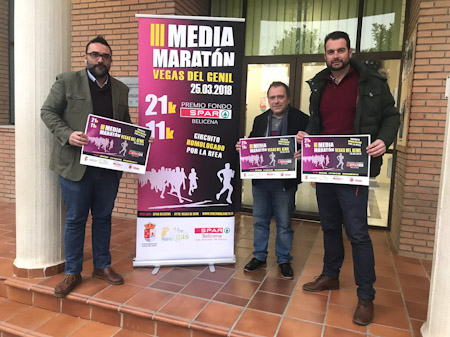 Las autoridades durante la presentación de la prueba