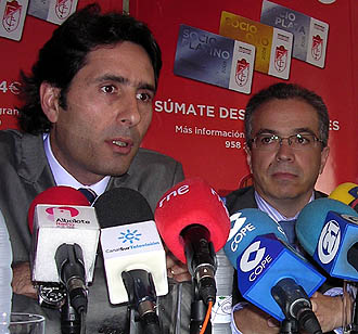 Ignacio Cuerva y Javier López en la sede del Granada CF (GRJ)