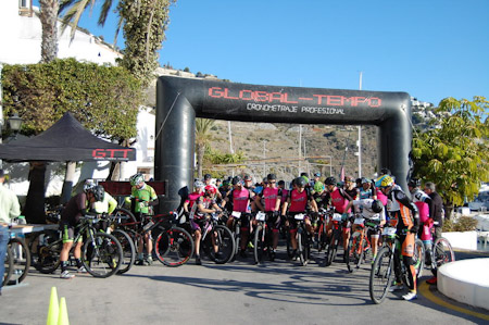 Momento de la salida de la I MTB Marina Este La Herradura