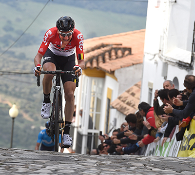 Tim Wellens llegando a la meta (VIELTAANDALUCIA.ES)