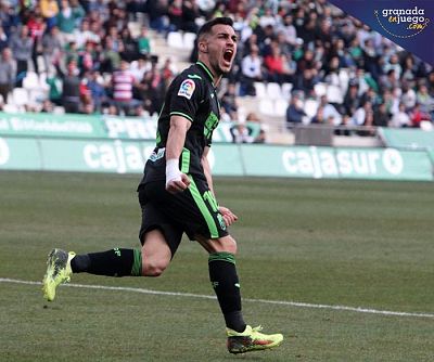 Joselu celebra uno de los tantos en el Arcángel 