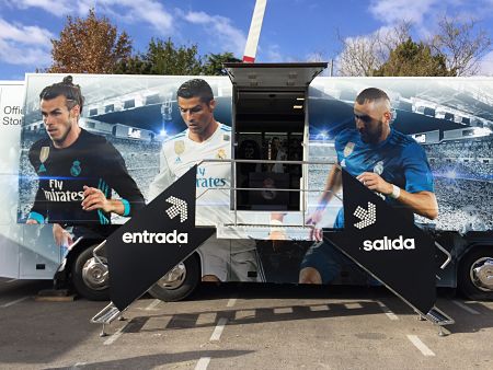 El Autobus del Real Madrid estará tres dias en Granada 
