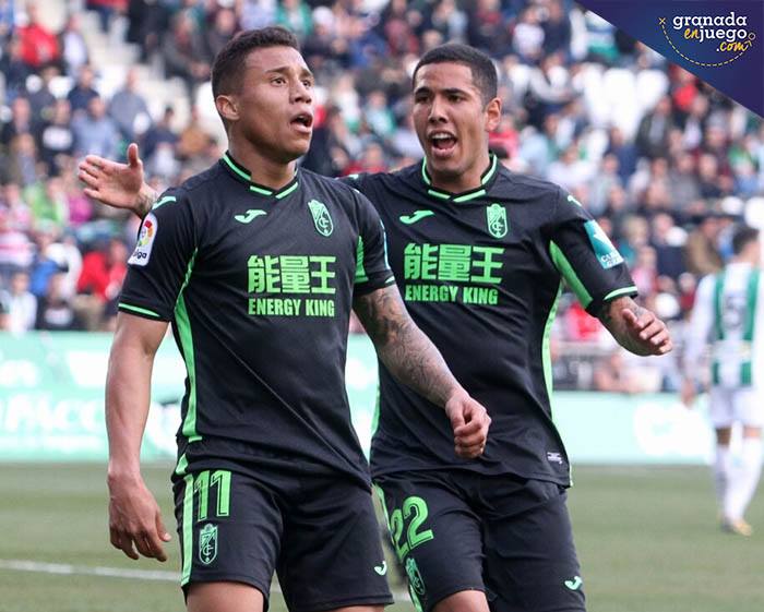 Machís y Peña celebran un gol ante el Córdoba en la última jornada. (LOF)